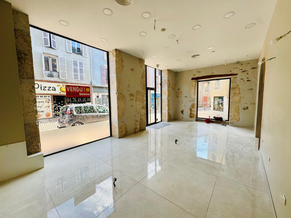 Location Immobilier Professionnel Local commercial Vinay 38470